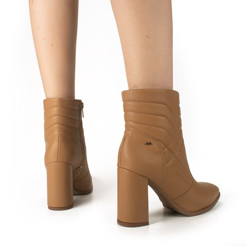 Bota Dakota  de Cano Curto Caramelo