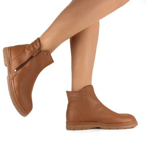 Bota Campesí  de Cano Curto em Couro Caramelo
