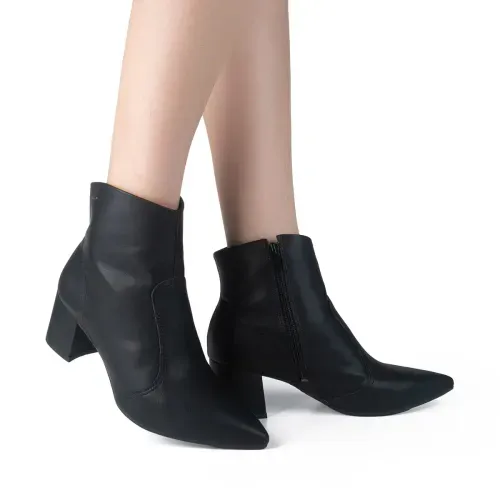 Bota Dakota de Cano Curto Preta