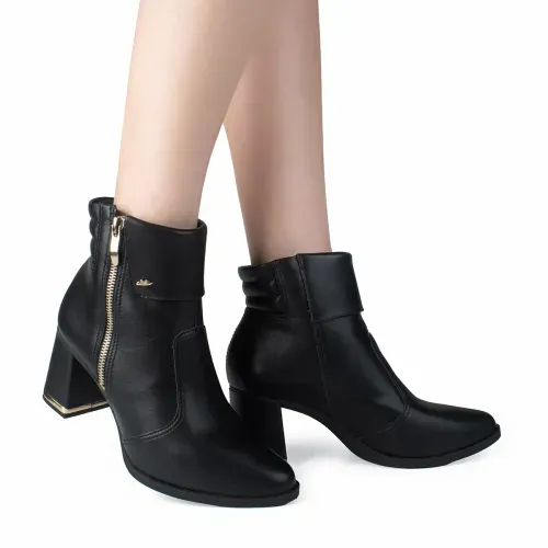 Bota Dakota de Cano Curto Preta