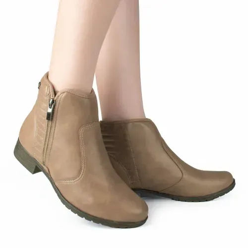 Bota Dakota de Cano Curto Marrom