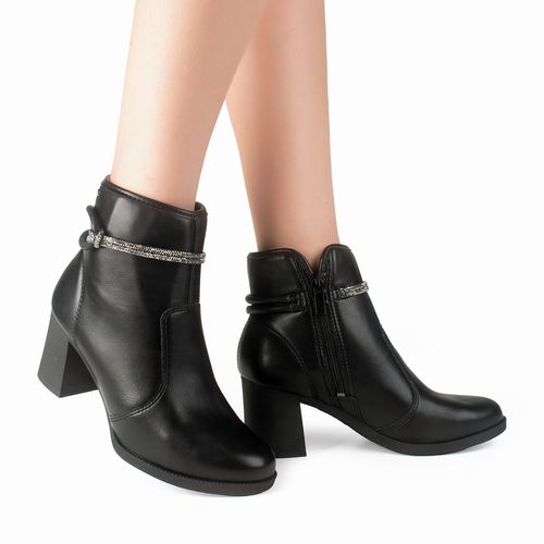 Bota Dakota de Cano Curto Preta