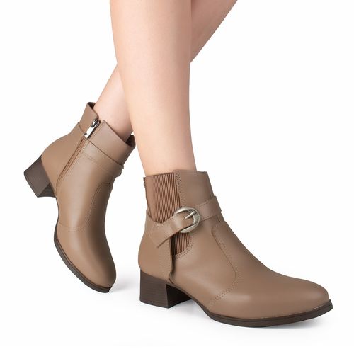 Bota Dakota de Cano Curto em Couro Marrom