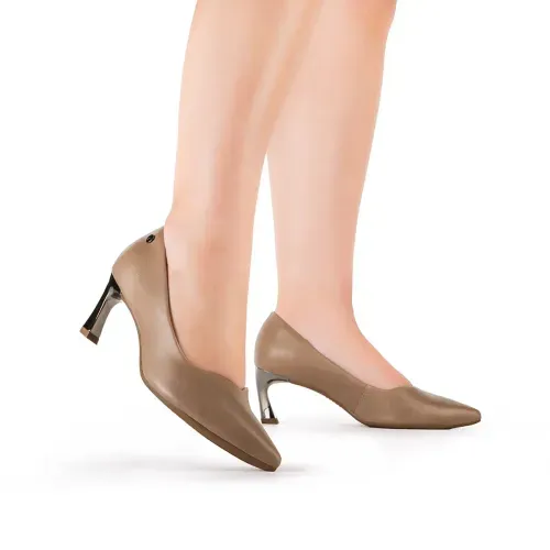Scarpin Tanara em Couro Marrom