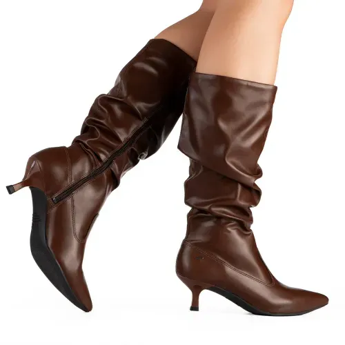 Bota Dakota de Cano Longo Marrom