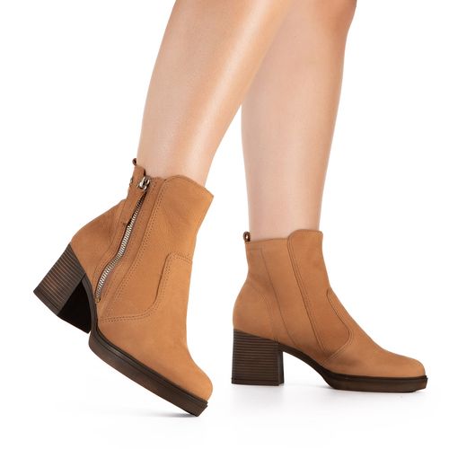 Bota Dakota de Cano Curto em Couro Caramelo