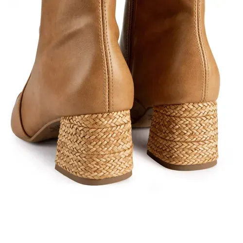 Bota Tanara de Cano Curto Caramelo