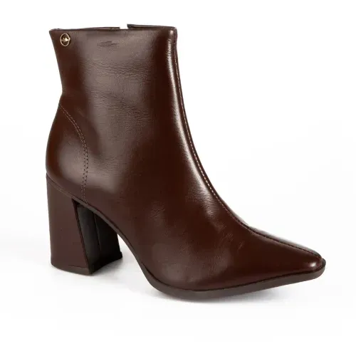 Bota Dakota de Cano Curto em Couro Marrom