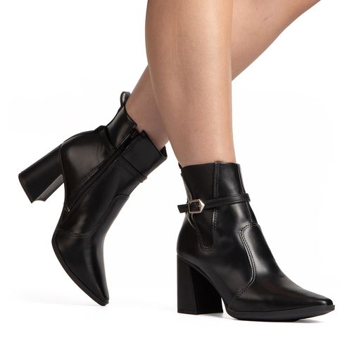 Bota Dakota de Cano Curto Preta