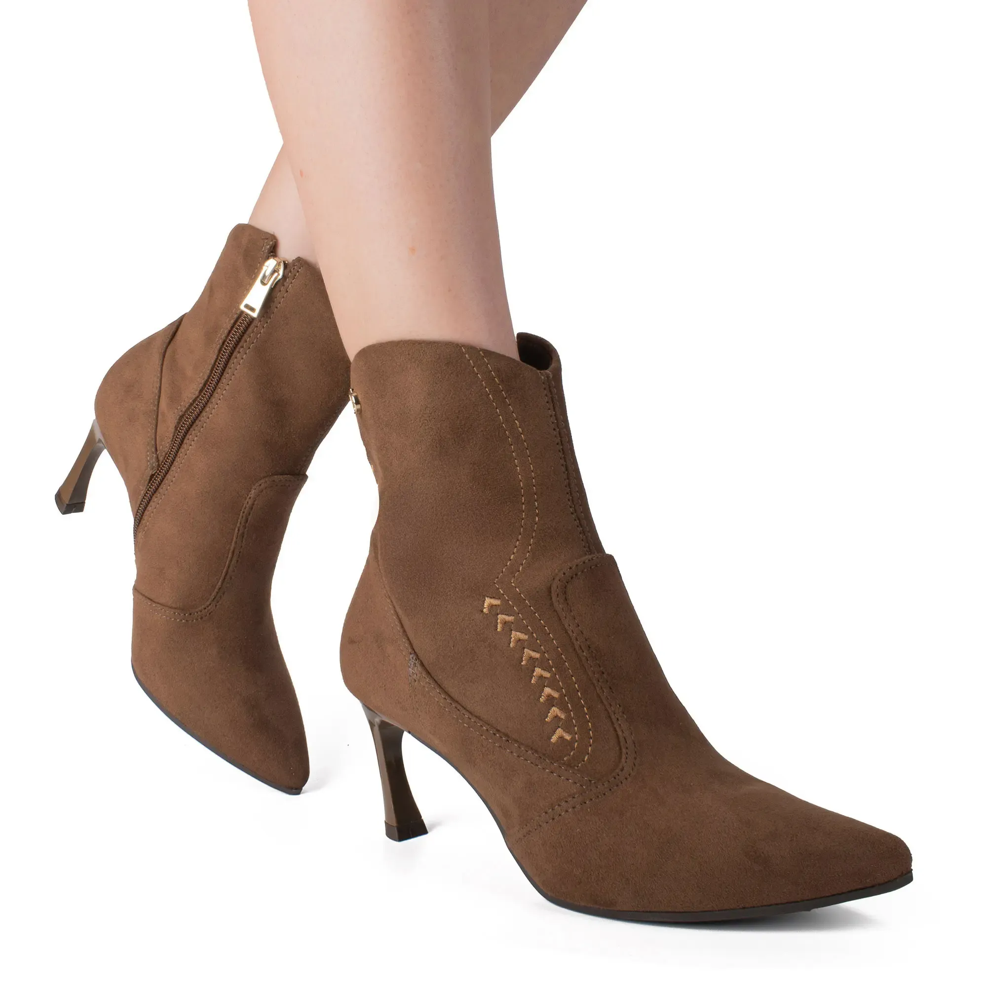 Bota Dakota Feminina Cano Curto Marrom Salto Fino - Dakota
